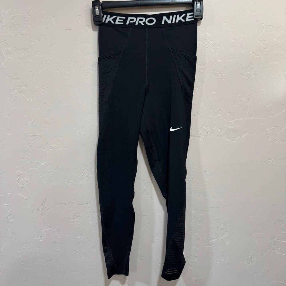 Nike Pro Women's High-Waisted Leggings with Pockets Size XS (0–2) Style DM6936-0